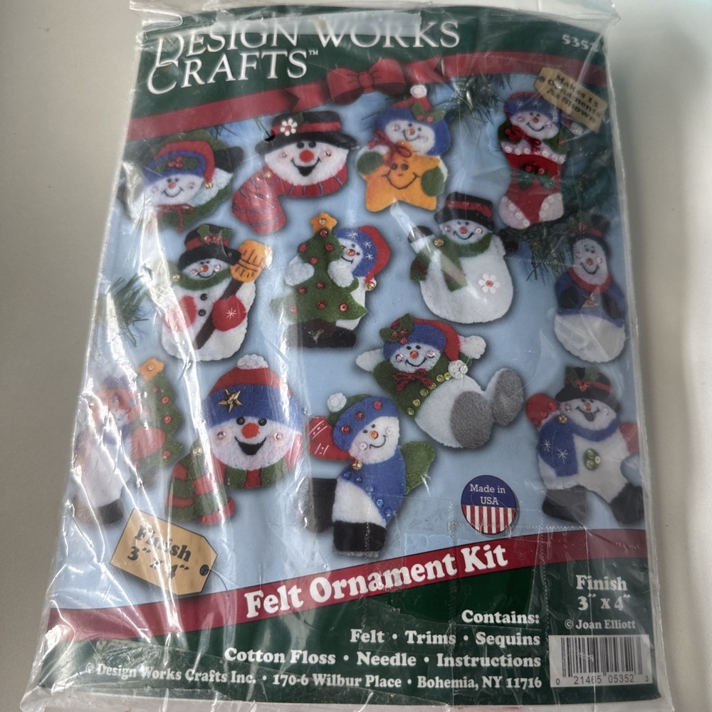 Design Works Lots a Fun Snowmen Felt Ornament Kit #5352